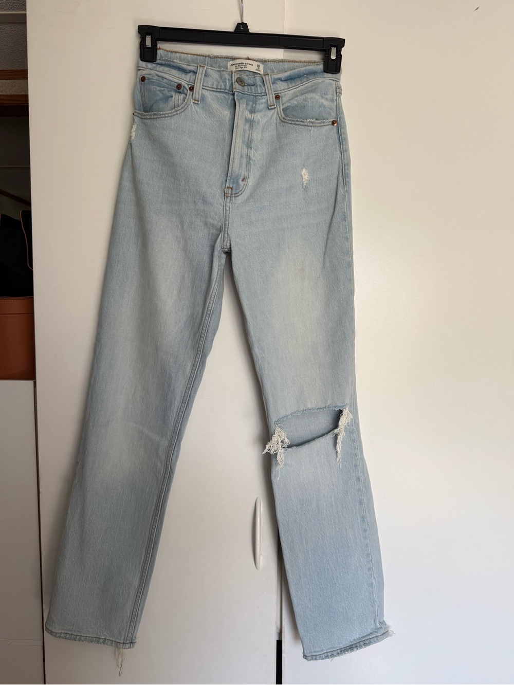 Abercrombie & Fitch 90’s Straight Ultra High Rise Jean